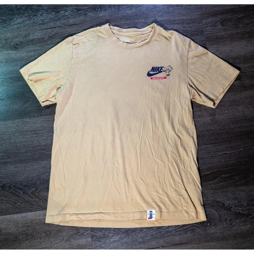 Nike NBA Shirt Mens Medium Beige Swoosh Basketball Graphic Crew Neck Tee T-Shirt